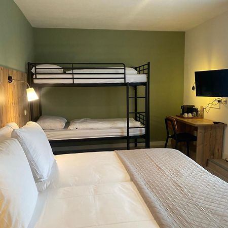 Hotel Emilia Kaatsheuvel ภายนอก รูปภาพ