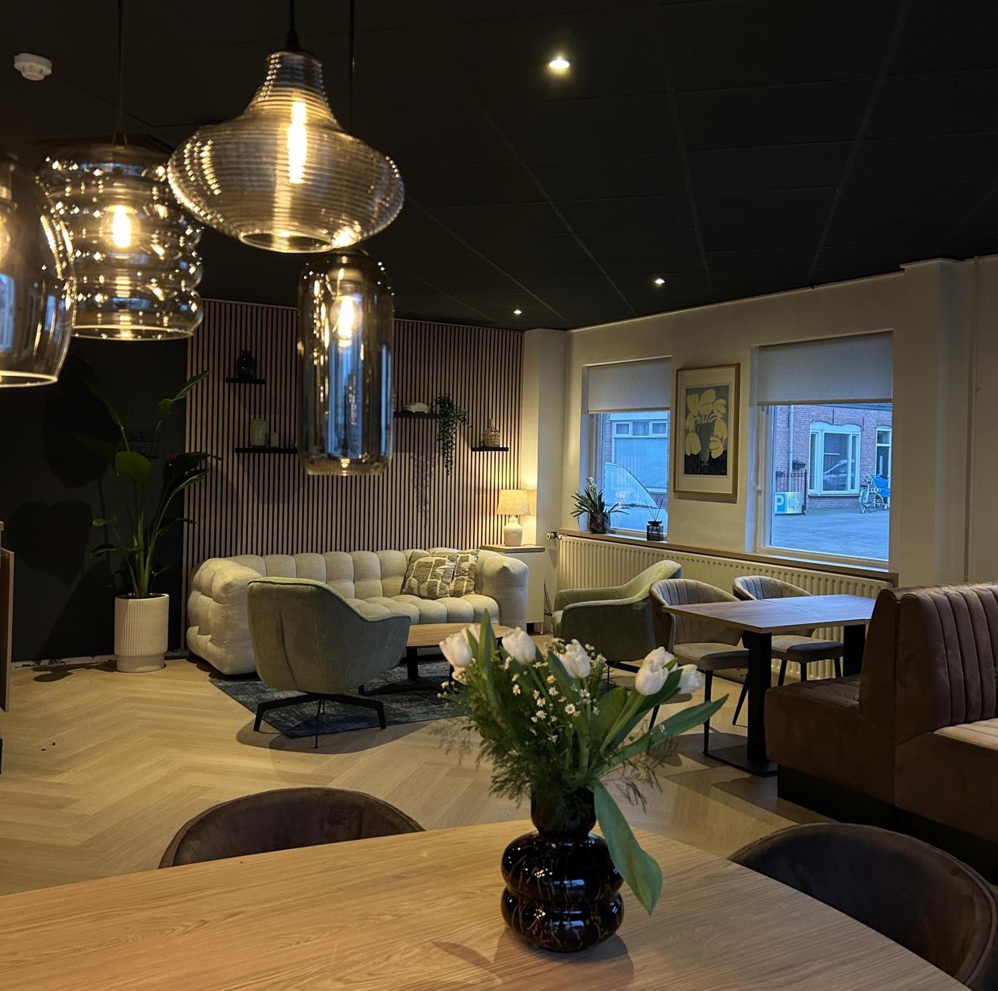 Hotel Emilia Kaatsheuvel ภายนอก รูปภาพ