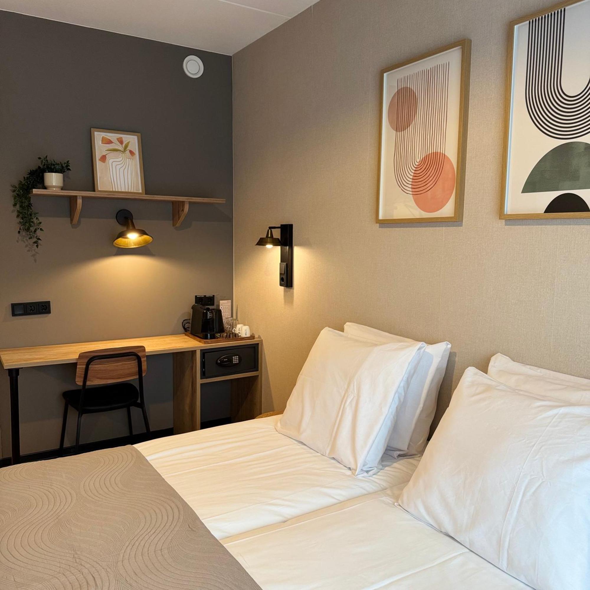 Hotel Emilia Kaatsheuvel ภายนอก รูปภาพ