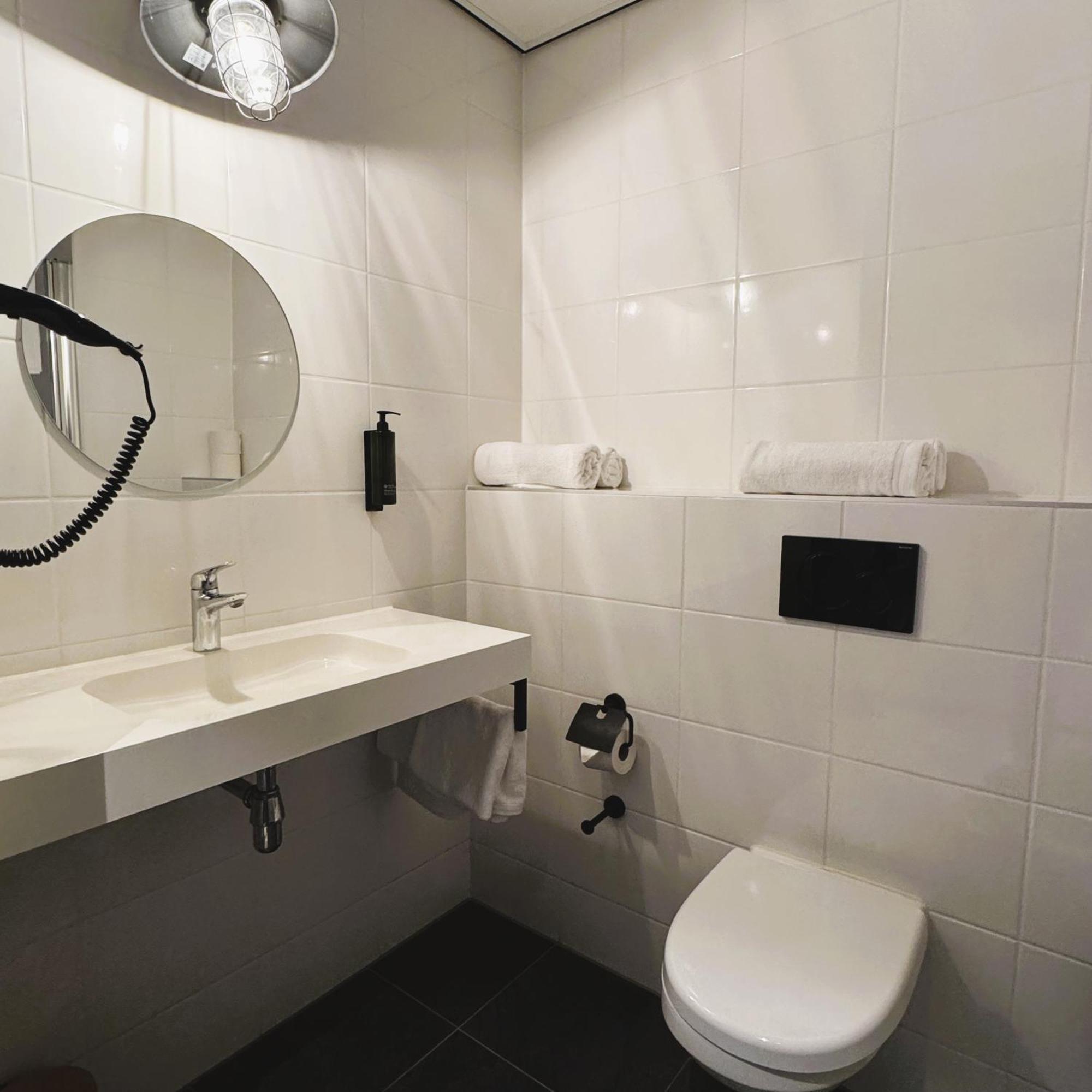 Hotel Emilia Kaatsheuvel ห้อง รูปภาพ