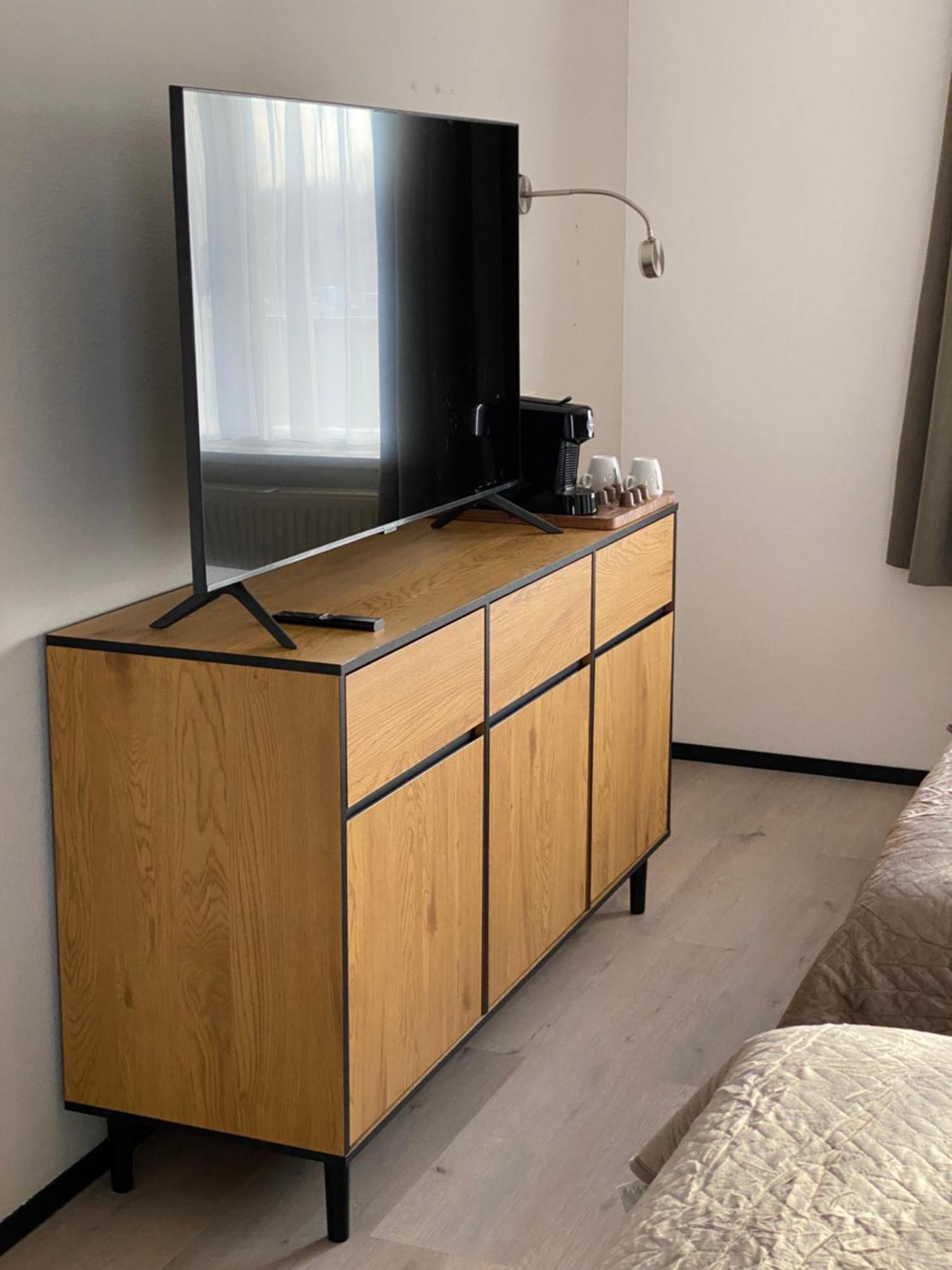 Hotel Emilia Kaatsheuvel ภายนอก รูปภาพ