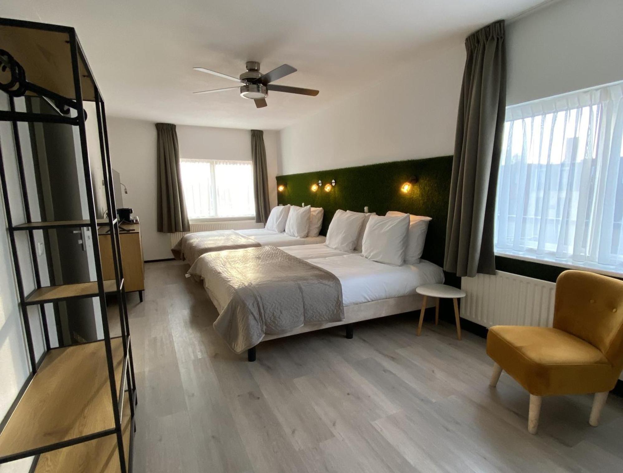 Hotel Emilia Kaatsheuvel ภายนอก รูปภาพ