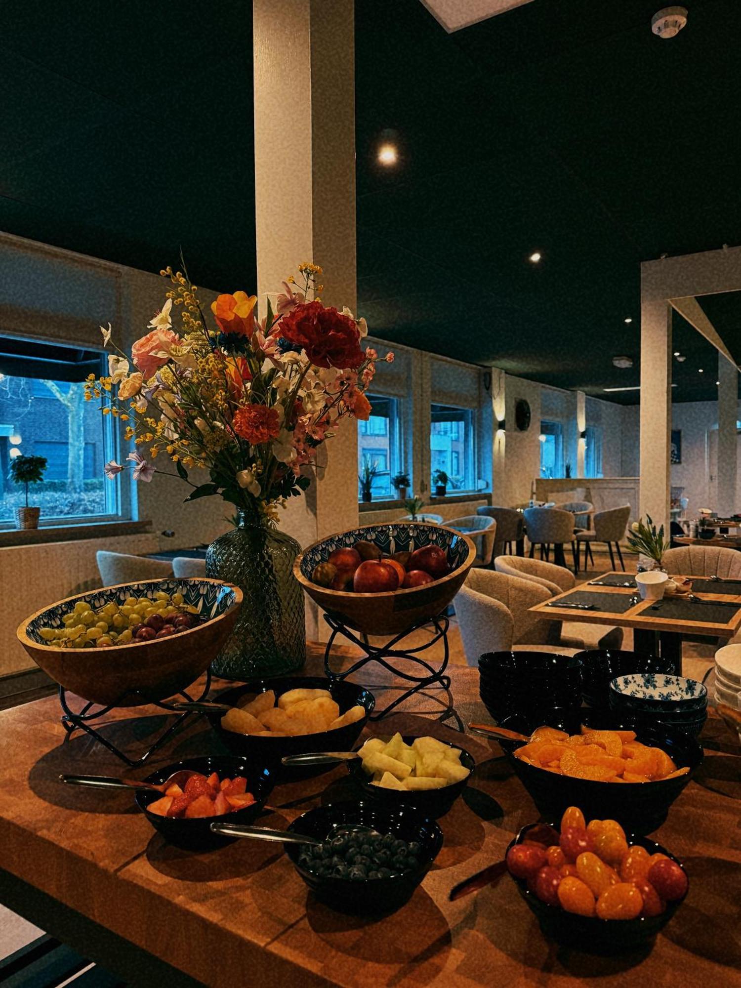 Hotel Emilia Kaatsheuvel ภายนอก รูปภาพ